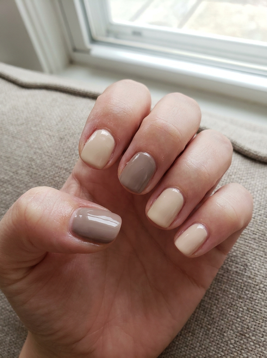 Zwei-Farben-Nägel als Einfache Nageldesigns Inspiration 2026